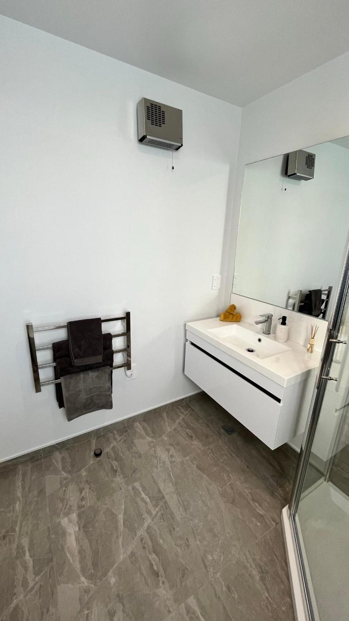 Luxury 2 Bedroom By St James Park كريستتشيرش المظهر الخارجي الصورة
