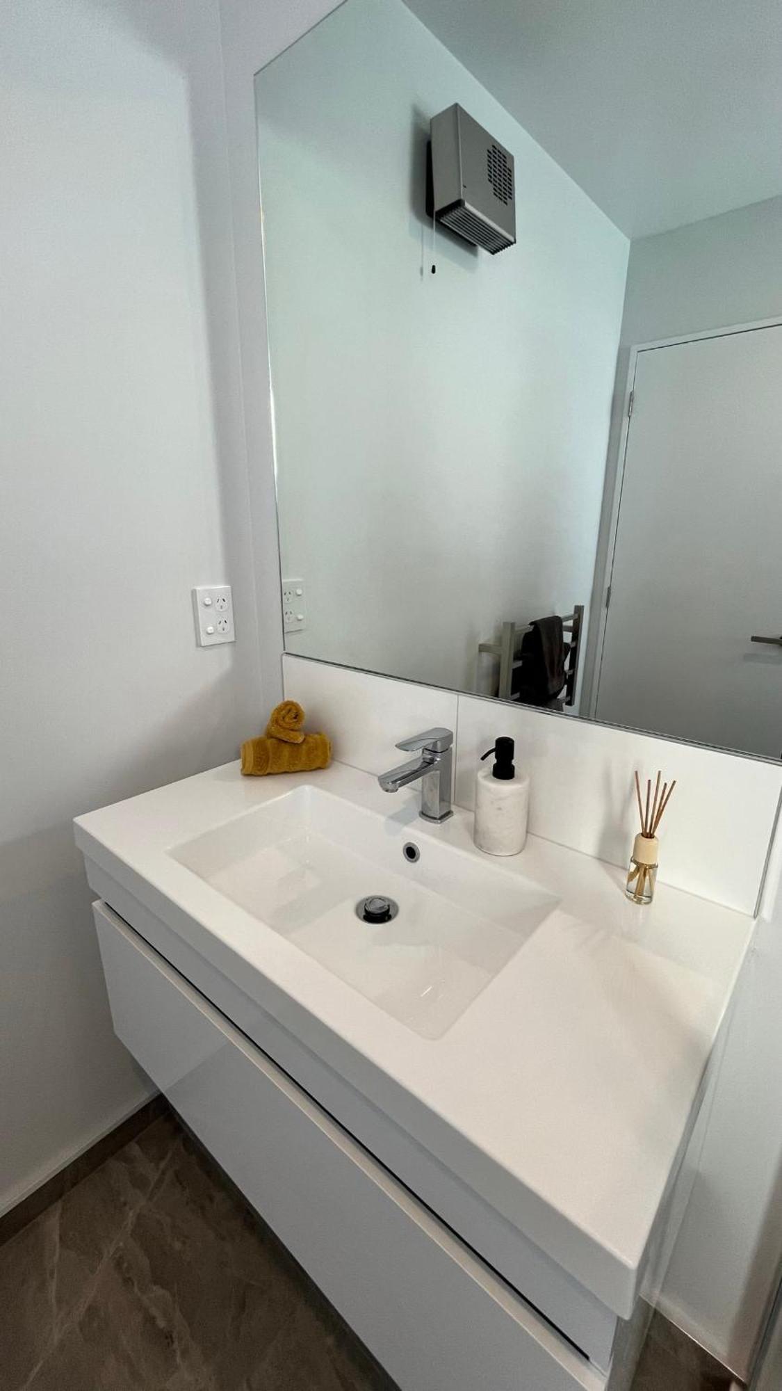 Luxury 2 Bedroom By St James Park كريستتشيرش المظهر الخارجي الصورة
